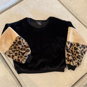 Girls Leopard Sweater 🖤